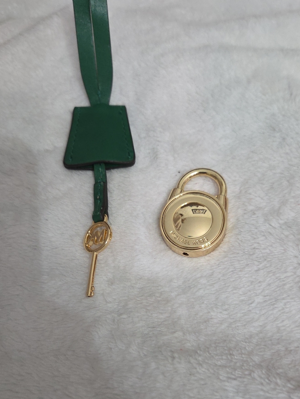 Micheal Kors Lock And Key - Picture 3 of 3